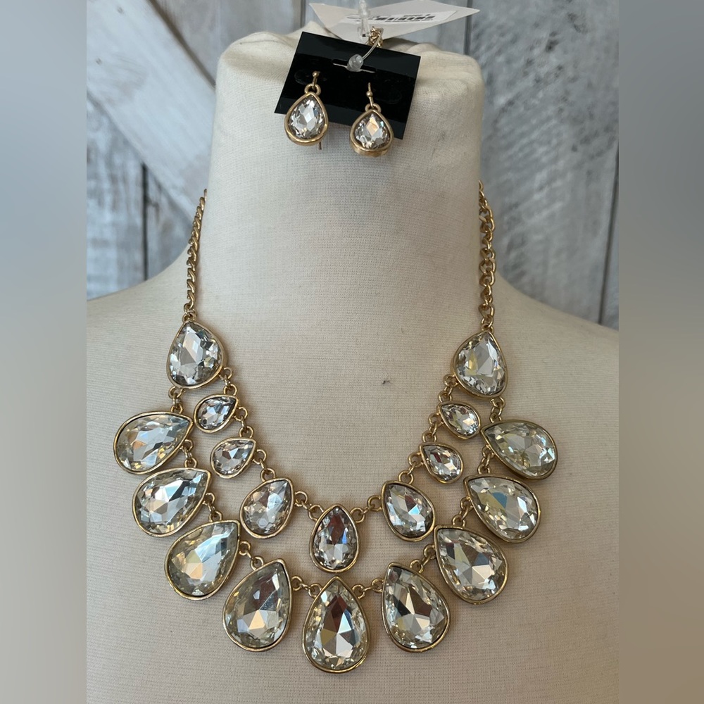 18” Chunky Teardrop Rhinestone Multi Tier Gold Tone Necklace Set with Earrings